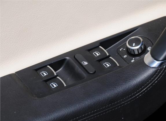 迈腾 2012款 3.0FSI 旗舰型 车厢座椅   门窗控制
