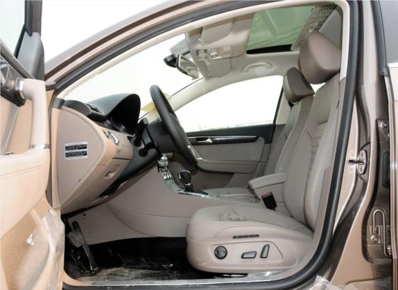 迈腾 2012款 改款 2.0TSI 尊贵型 车厢座椅   前排空间