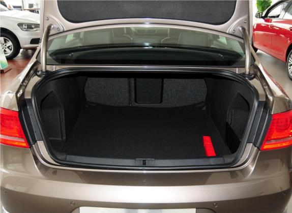 迈腾 2012款 改款 2.0TSI 豪华型 车厢座椅   后备厢