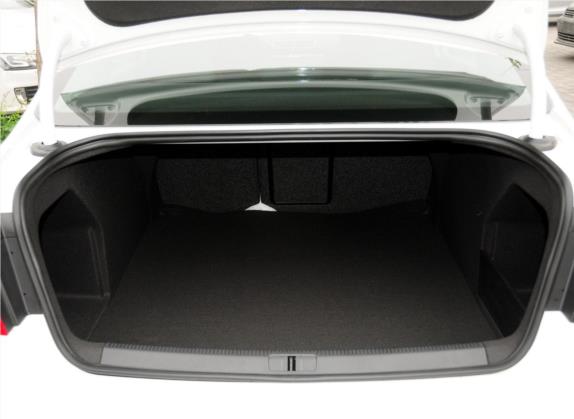 迈腾 2013款 1.8TSI 豪华型 车厢座椅   后备厢