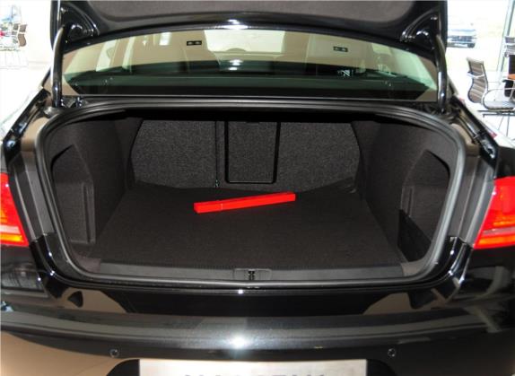 迈腾 2013款 1.8TSI 尊贵型 车厢座椅   后备厢