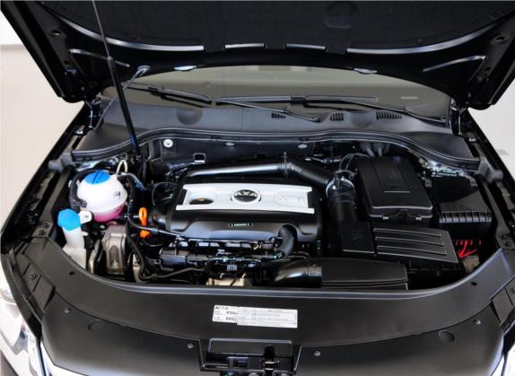 迈腾 2013款 2.0TSI 尊贵型 其他细节类   发动机舱