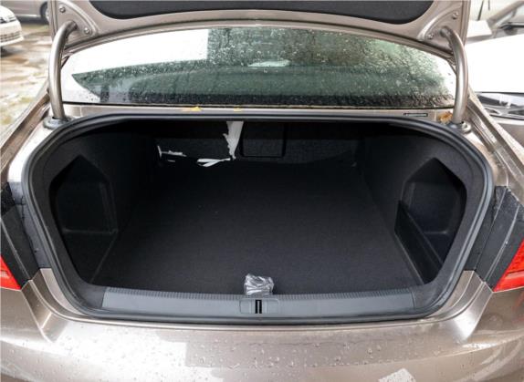 迈腾 2015款 2.0TSI 豪华型 车厢座椅   后备厢