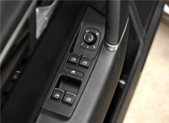 迈腾 2015款 2.0TSI 豪华型 车厢座椅   门窗控制