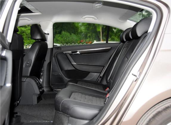 迈腾 2015款 2.0TSI 尊贵型 车厢座椅   后排空间