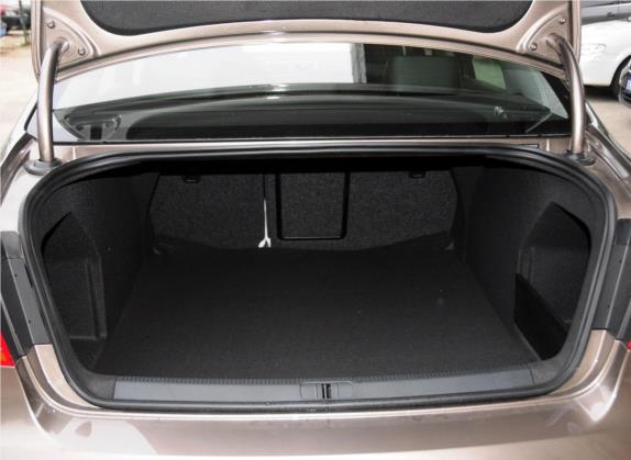 迈腾 2015款 2.0TSI 尊贵型 车厢座椅   后备厢