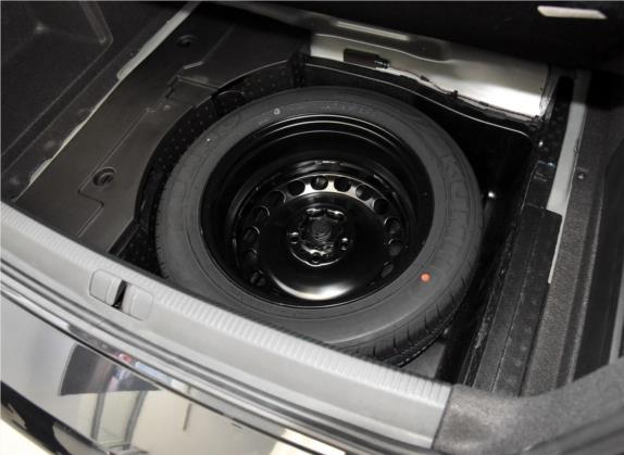 迈腾 2015款 改款 1.8TSI 豪华型 其他细节类   备胎