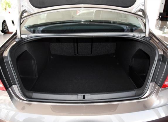 迈腾 2016款 1.8TSI 智享舒适型 车厢座椅   后备厢