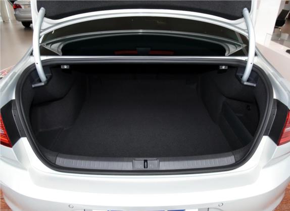 迈腾 2017款 380TSI DSG 尊贵型 车厢座椅   后备厢