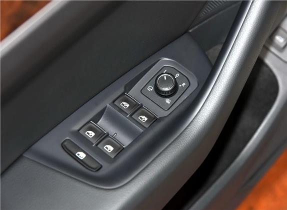 迈腾 2017款 380TSI DSG 尊贵型 车厢座椅   门窗控制