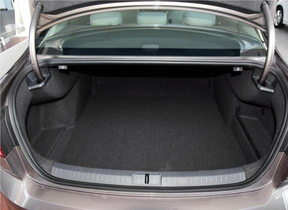 迈腾 2017款 330TSI DSG 豪华型 车厢座椅   后备厢