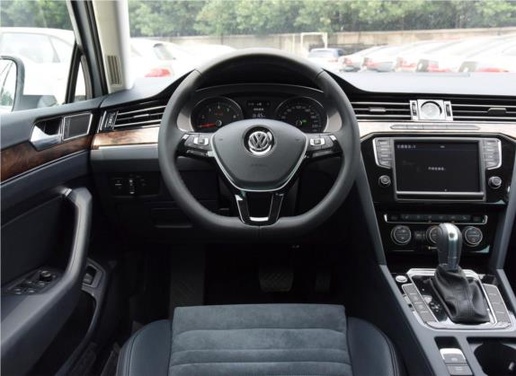 迈腾 2017款 330TSI DSG 尊贵型 中控类   驾驶位
