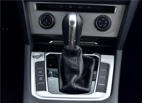 迈腾 2018款 330TSI DSG 舒适型 中控类   挡把