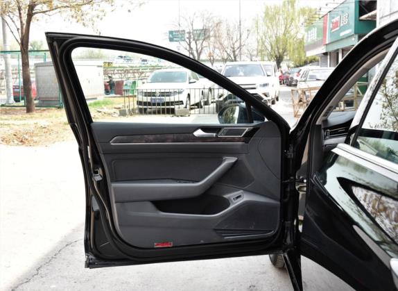 迈腾 2018款 改款 330TSI DSG 豪华型 车厢座椅   前门板