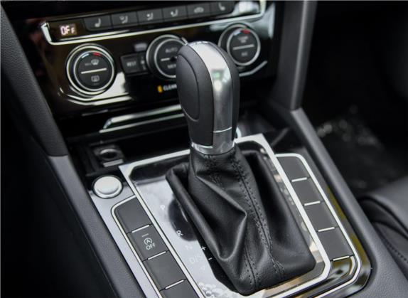 迈腾 2018款 改款 380TSI DSG 豪华型 中控类   挡把