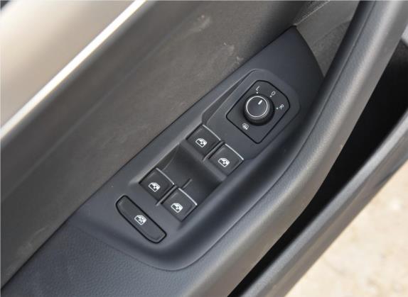 迈腾 2019款 280TSI DSG 舒适型 国V 车厢座椅   门窗控制