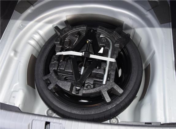迈腾 2019款 330TSI DSG 尊贵型 国V 其他细节类   备胎