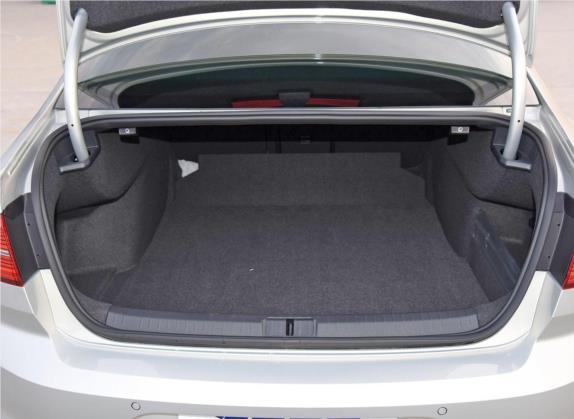 迈腾 2019款 330TSI DSG 尊贵型 国V 车厢座椅   后备厢