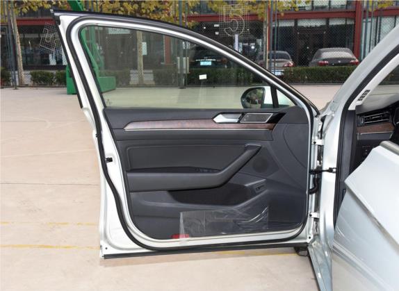 迈腾 2019款 330TSI DSG 尊贵型 国V 车厢座椅   前门板