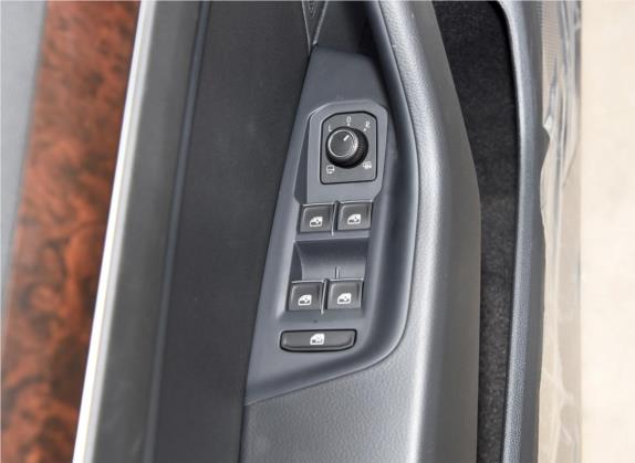 迈腾 2019款 330TSI DSG 尊贵型 国V 车厢座椅   门窗控制