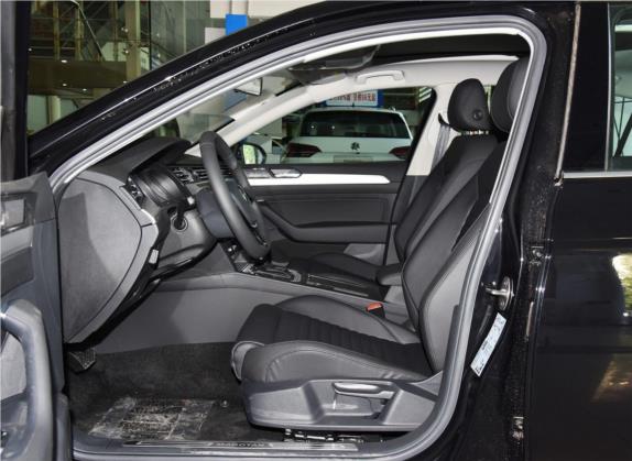 迈腾 2019款 280TSI DSG 舒适型 国VI 车厢座椅   前排空间
