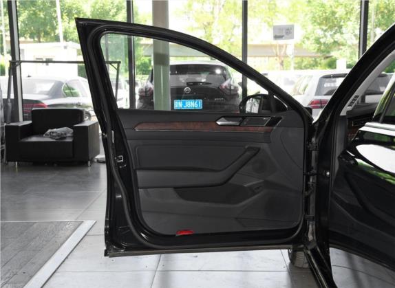 迈腾 2019款 380TSI DSG 尊贵型 国VI 车厢座椅   前门板