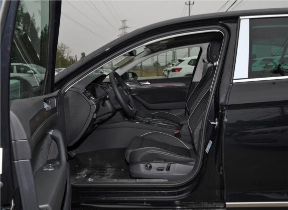 迈腾 2020款 330TSI DSG 尊贵型 车厢座椅   前排空间