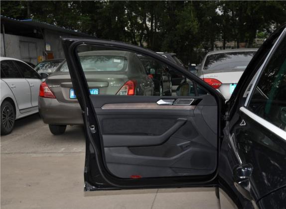 迈腾 2020款 330TSI DSG 尊贵型 车厢座椅   前门板
