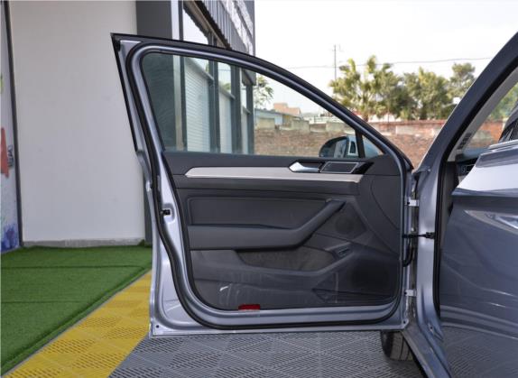 迈腾 2020款 380TSI DSG 豪华型 车厢座椅   前门板