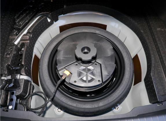 迈腾 2023款 200万辆纪念版 380TSI DSG旗舰型 其他细节类   备胎