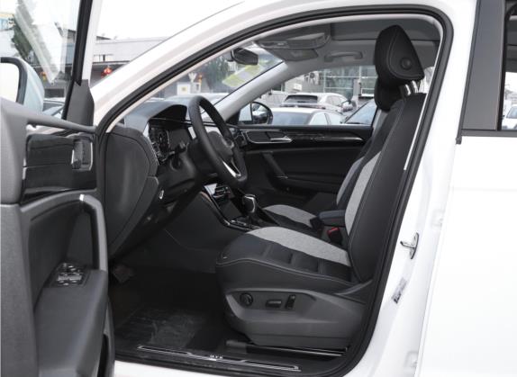 探岳GTE插电混动 2022款 1.4T 豪华型 车厢座椅   前排空间