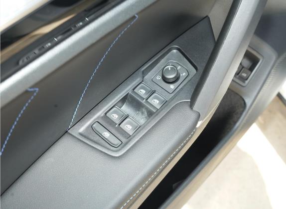 探岳GTE插电混动 2022款 1.4T 尊贵型 车厢座椅   门窗控制
