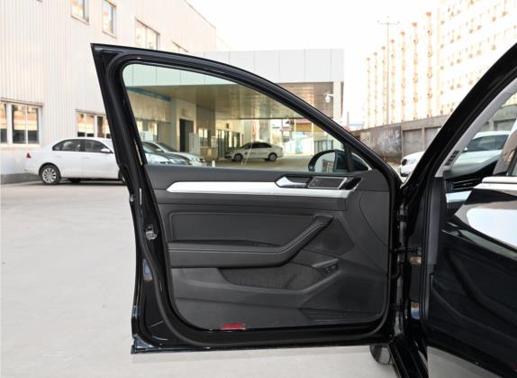 迈腾GTE插电混动 2022款 GTE 豪华型 车厢座椅   前门板