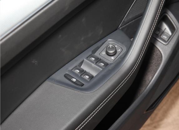 迈腾GTE插电混动 2022款 GTE 尊贵型 车厢座椅   门窗控制