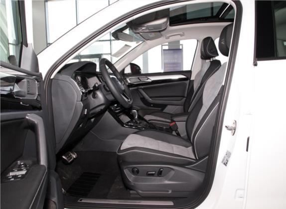 探岳X 2020款 330TSI 两驱尊贵智联版 车厢座椅   前排空间