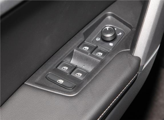 探岳X 2020款 330TSI 两驱尊贵智联版 车厢座椅   门窗控制