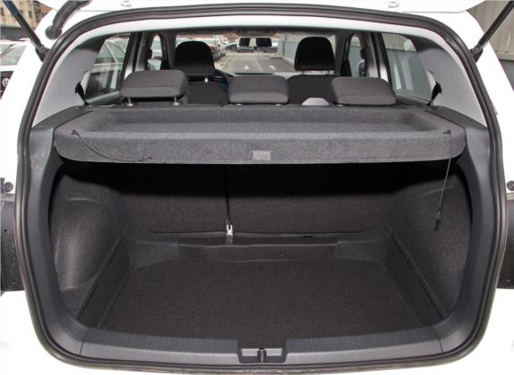 探影 2020款 1.5L 自动 尚 车厢座椅   后备厢