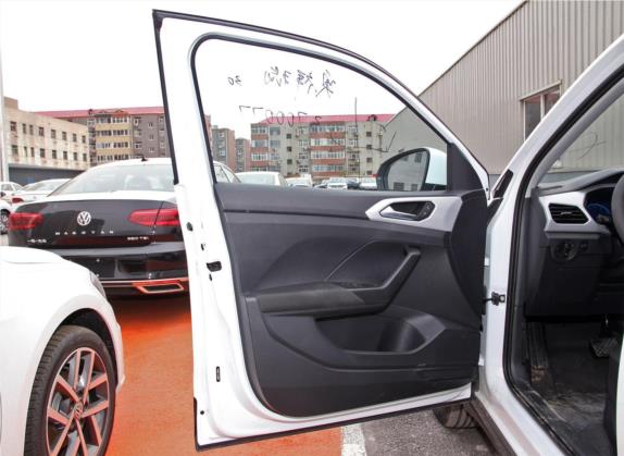 探影 2020款 1.5L 自动 尚 车厢座椅   前门板