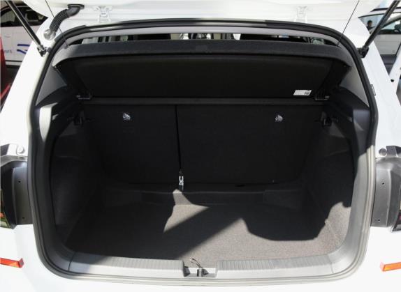 探影 2020款 280TSI DSG R-Line 车厢座椅   后备厢