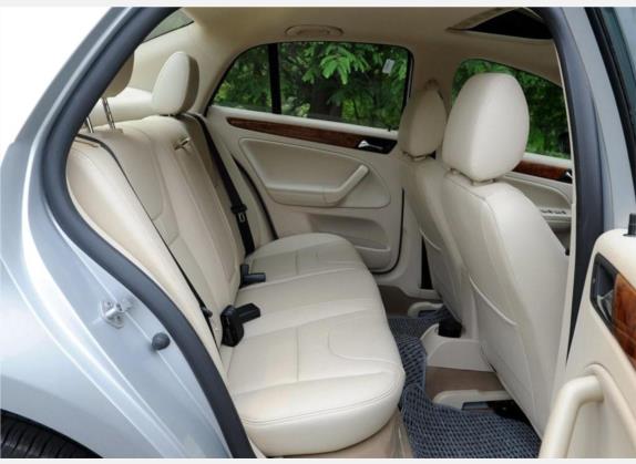 宝来 2008款 1.6L 手动舒适型 车厢座椅   后排空间