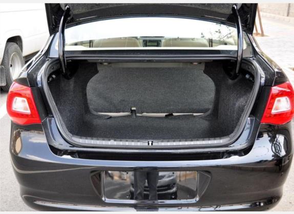 宝来 2011款 1.6L 自动时尚型 车厢座椅   后备厢