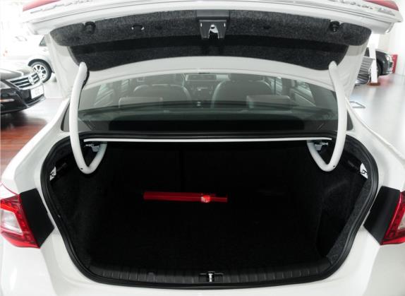 宝来 2011款 1.4T MT Sportline 车厢座椅   后备厢