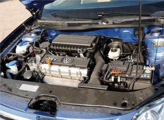 宝来 2012款 1.6L 手动时尚型 其他细节类   发动机舱
