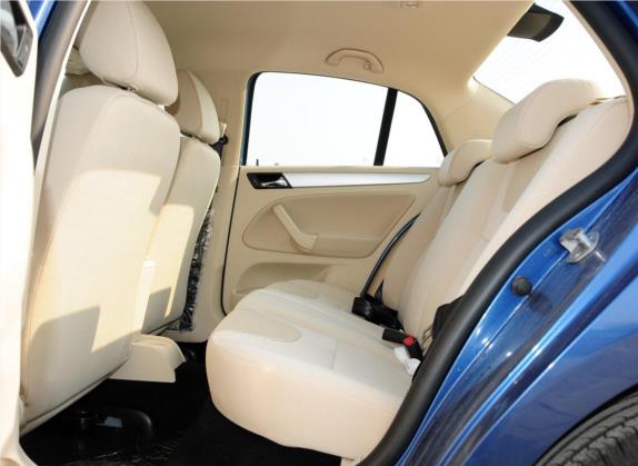 宝来 2012款 1.6L 手动时尚型 车厢座椅   后排空间