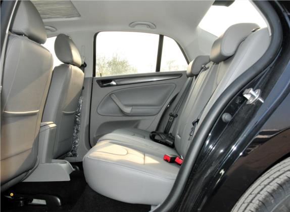 宝来 2012款 1.6L 自动舒适型 车厢座椅   后排空间