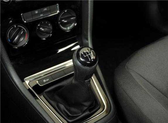 宝来 2013款 1.6L 手动时尚型 中控类   挡把