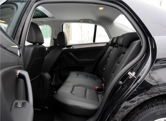 宝来 2013款 1.6L 自动舒适型 车厢座椅   后排空间