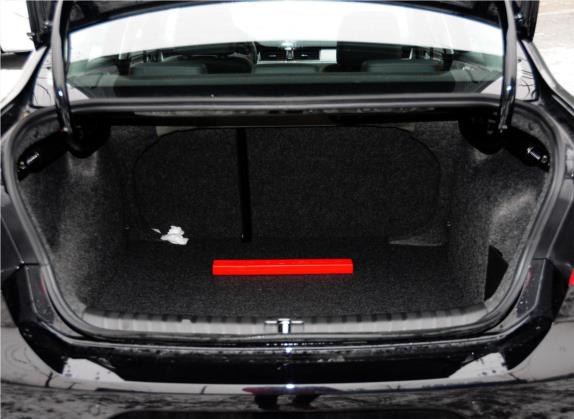 宝来 2013款 1.6L 自动舒适型 车厢座椅   后备厢