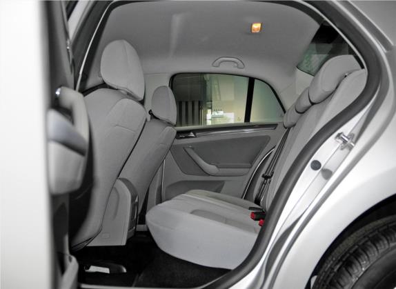 宝来 2014款 1.6L 手动时尚型 车厢座椅   后排空间