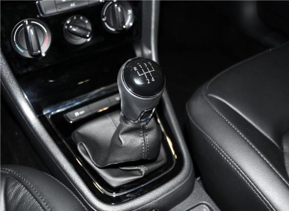宝来 2014款 1.6L 手动舒适型 中控类   挡把